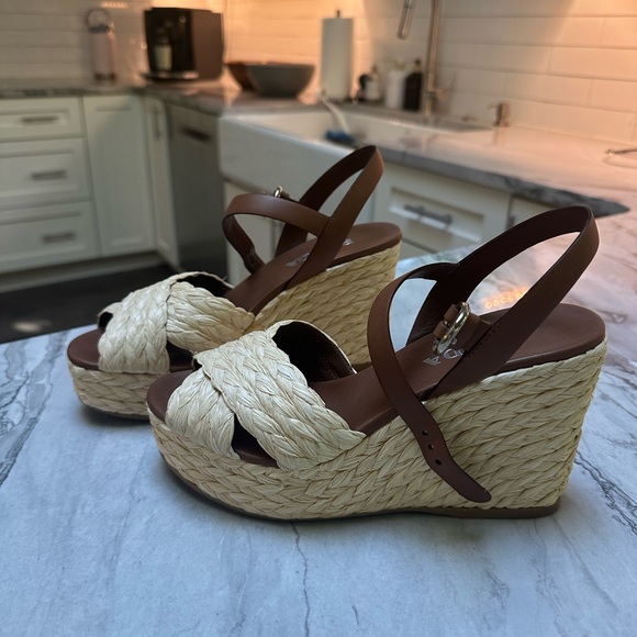 Prada rafia wedge worn once. Excellent condition no sign of wear - Picture 8 of 8